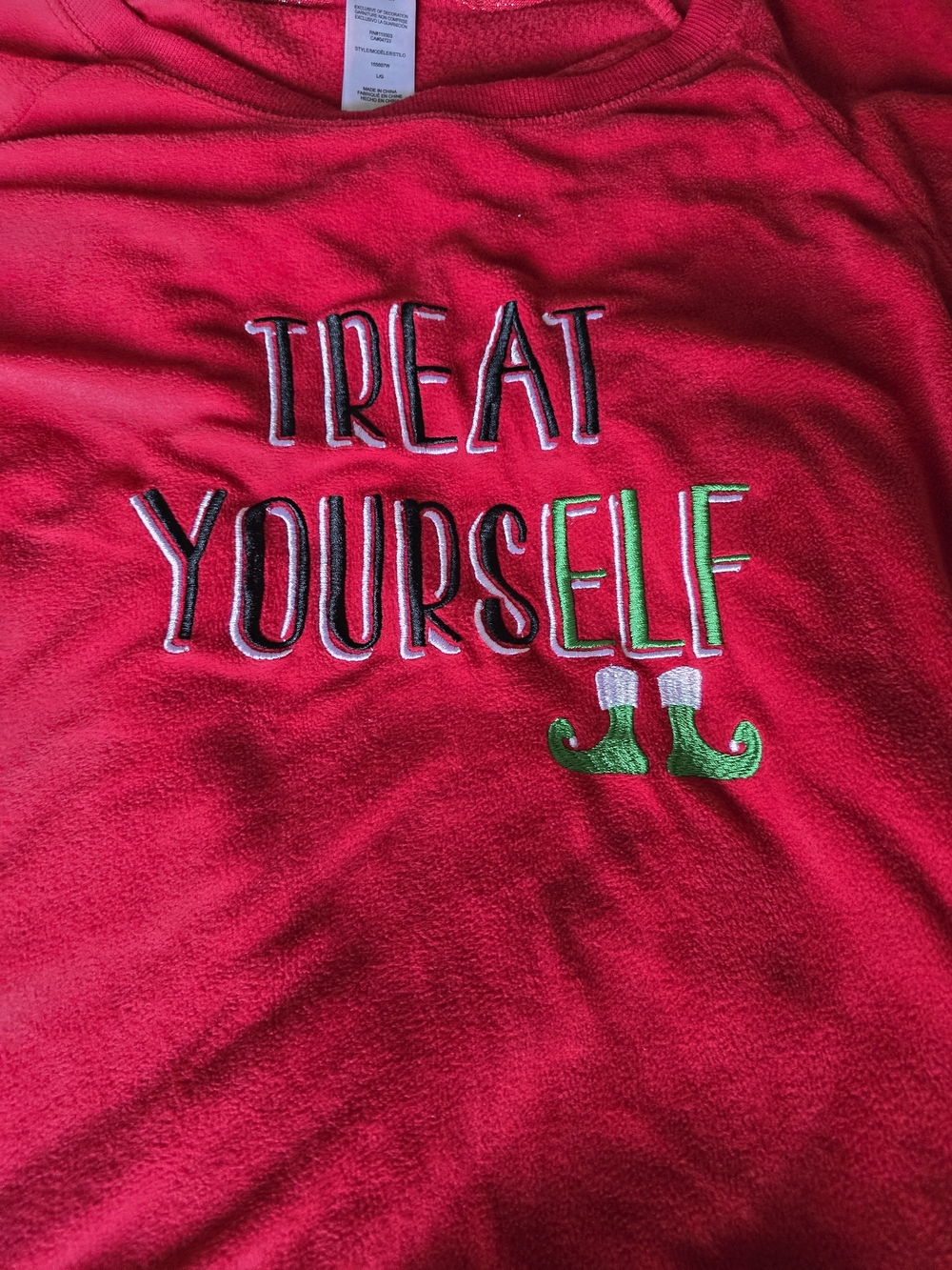 💖=3/$20 Holiday "Treat Yourself" Red Christmas Sweatshirt Size Large - Picture 4 of 7
